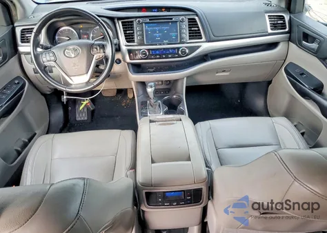 2017 Toyota Highlander Xle z USA, uszkodzony, nr VIN 5TDJZRFH0HS399593